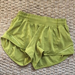 Lululemon Hotty Hot Shorts 2.5”
